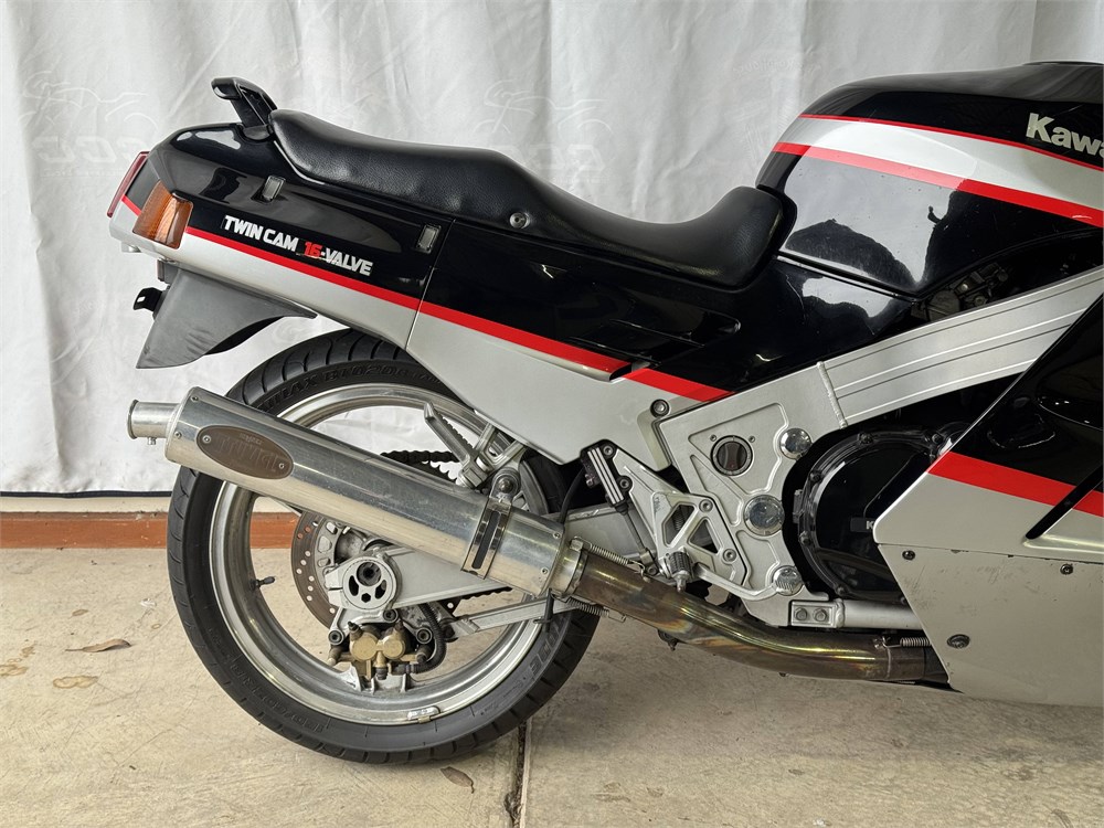 GT GTS Auctions - 1988 Kawasaki ZX-10